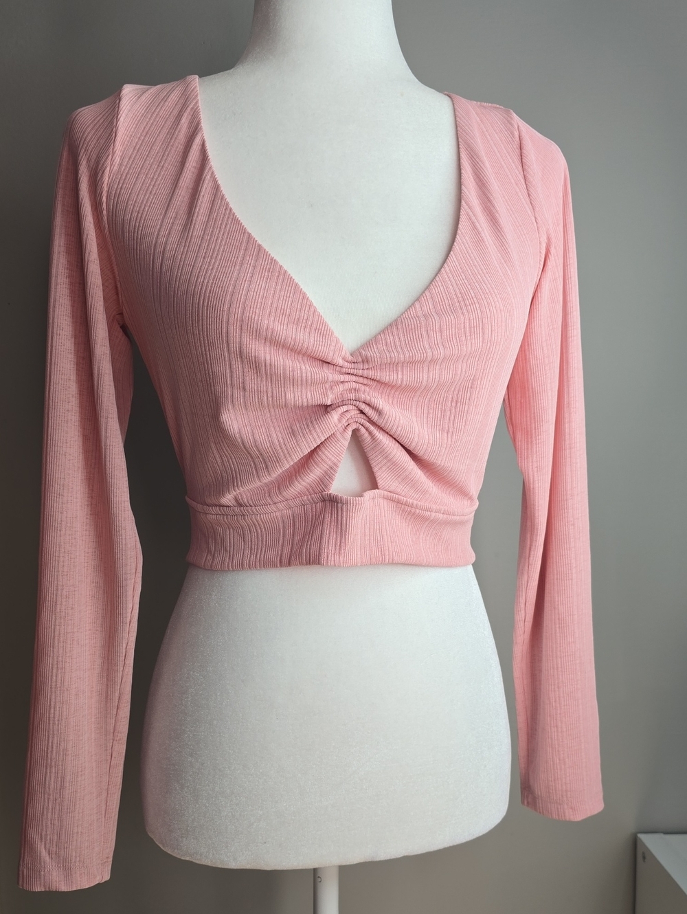 Pink Ribbed Ruched V-Neck Long Sleeve Crop Top